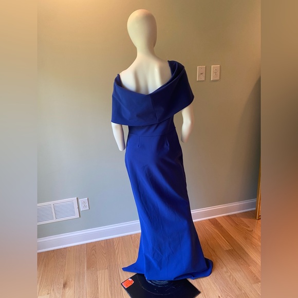 Chiara Boni La Petite Robe Stretch Jersey Fishtail Gown. Size 14. Retail:$995. - Picture 10 of 10